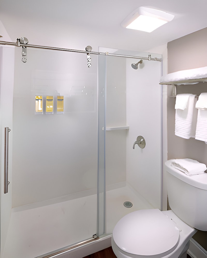 Suite, Multiple Beds, Non Smoking - Photo 12