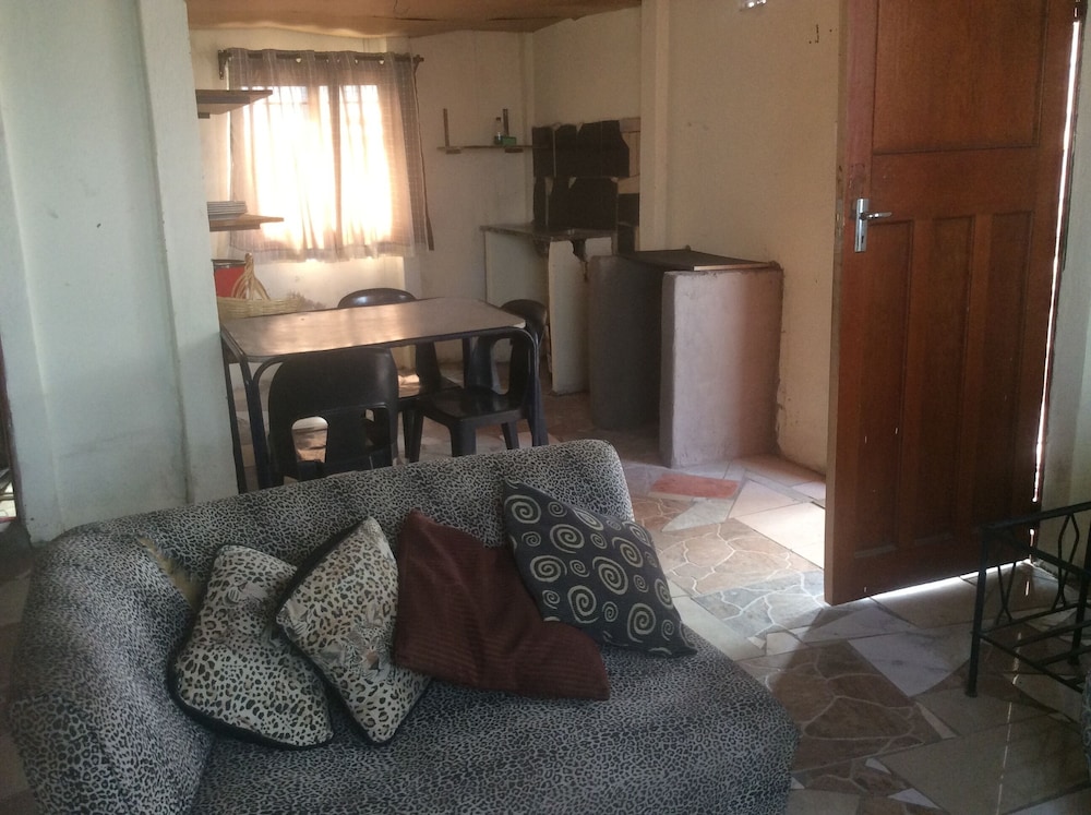 Basic Cottage (detroit) photo 1