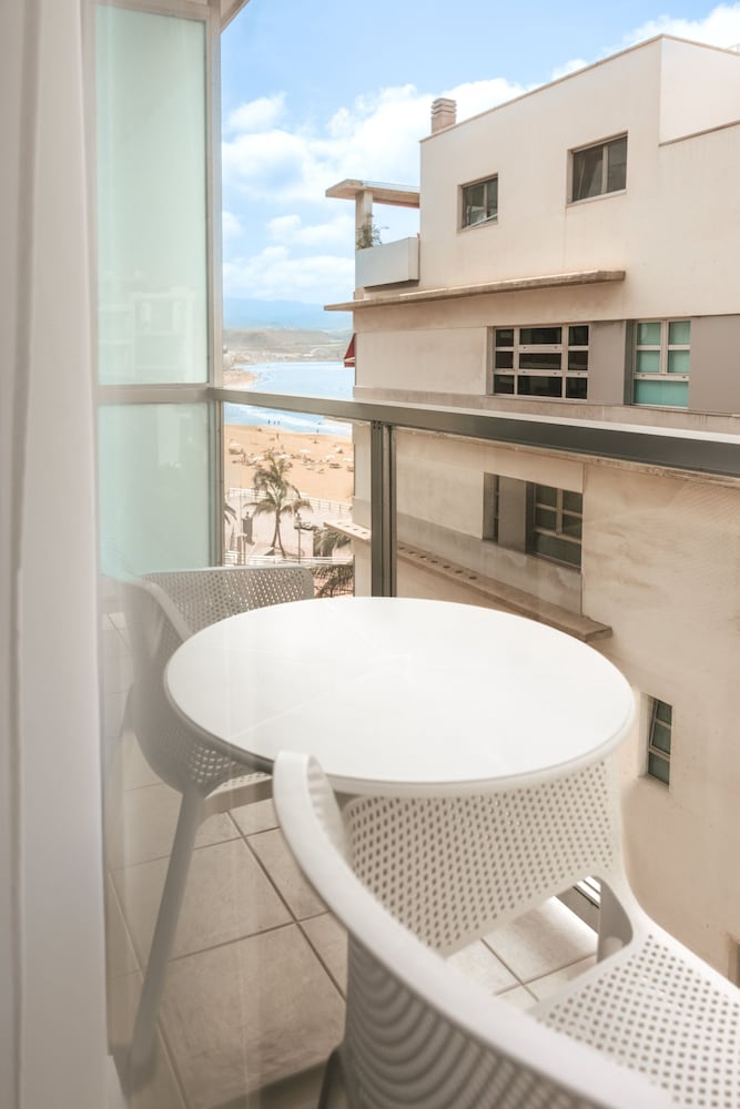 Standard Double Room, Balcony thumbnail 6