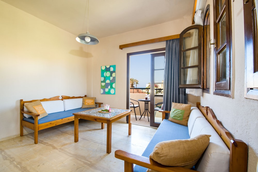 Family Apartment, 1 Bedroom, Garden View photo 3