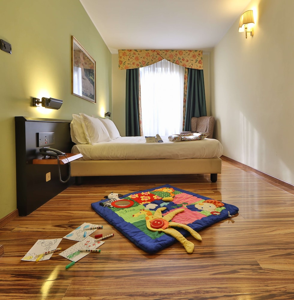 Family Room - Photo 1