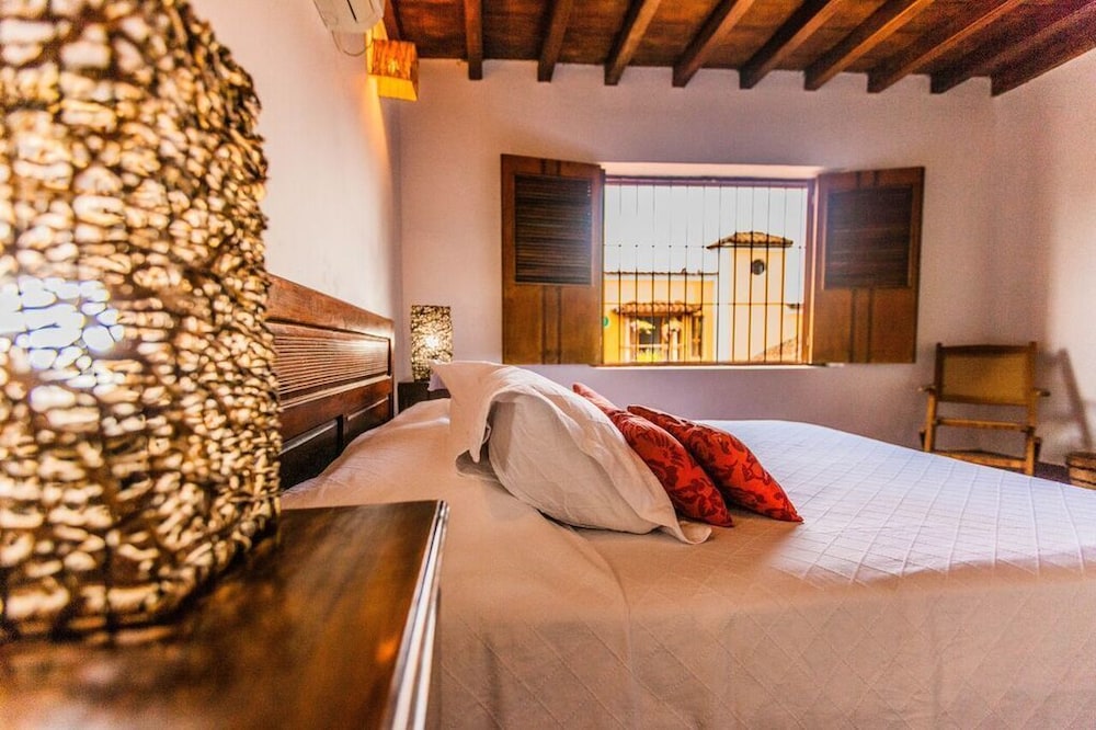 Luxury Suite, 1 King Bed photo 2