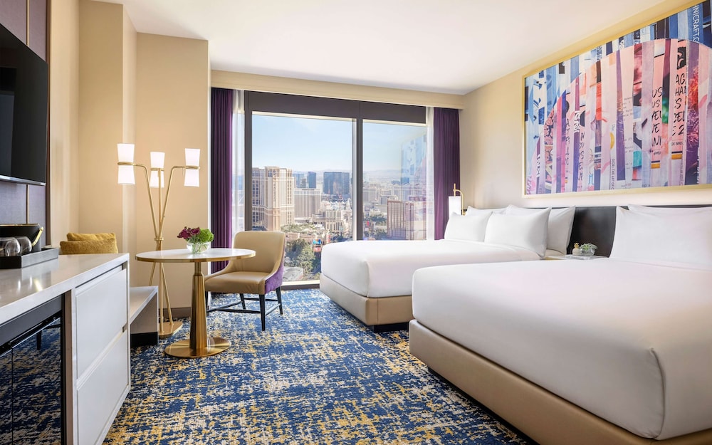 Deluxe Room, 2 Queen Beds (Panoramic View) - Photo 3