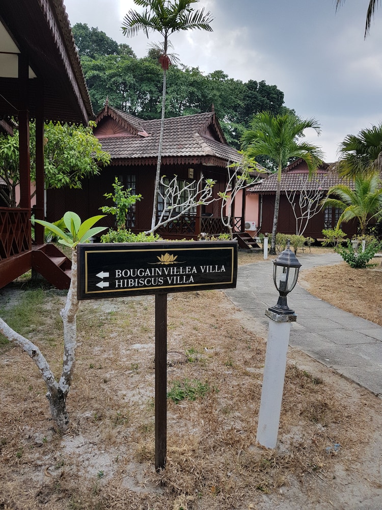 Pool Villa with Full Board (Breakfast, Lunch and Dinner) - Quad photo 2