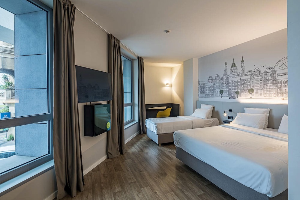 Triple Room, River View