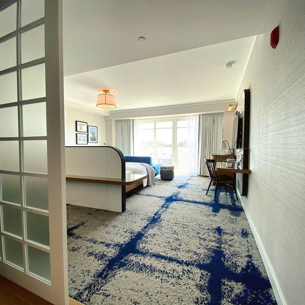 Room, 1 King Bed, City View - Photo 1