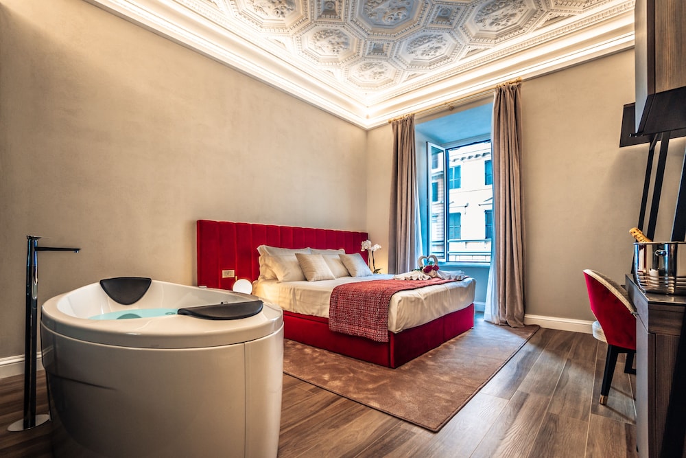 Deluxe Studio Suite, Jetted Tub, City View photo 1