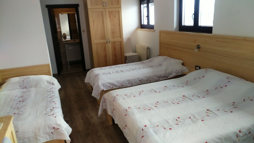 Basic Quadruple Room - Photo 4