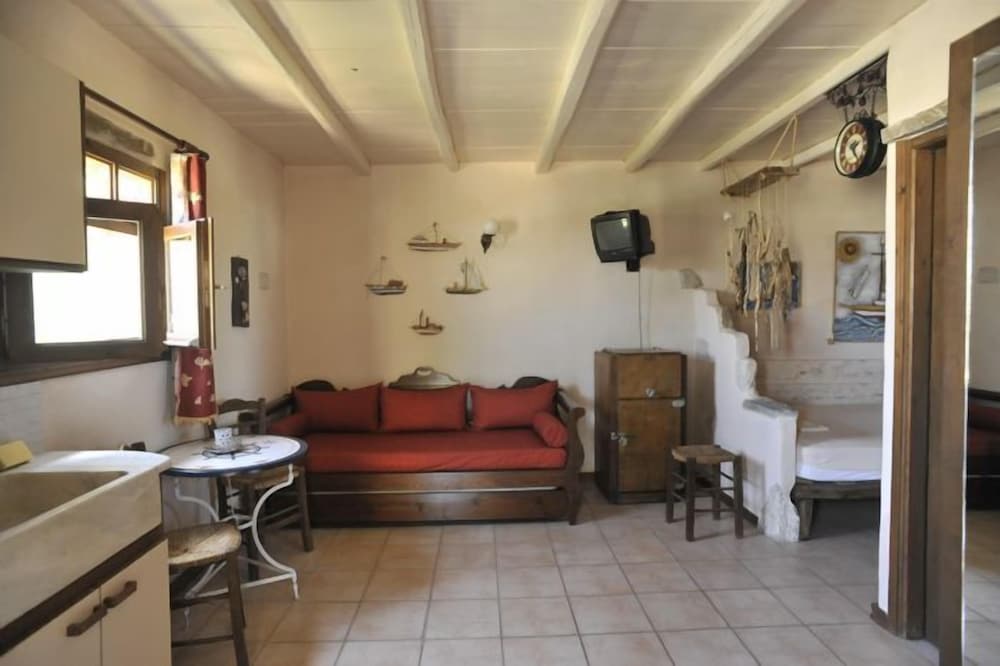 Triple Room - Photo 11