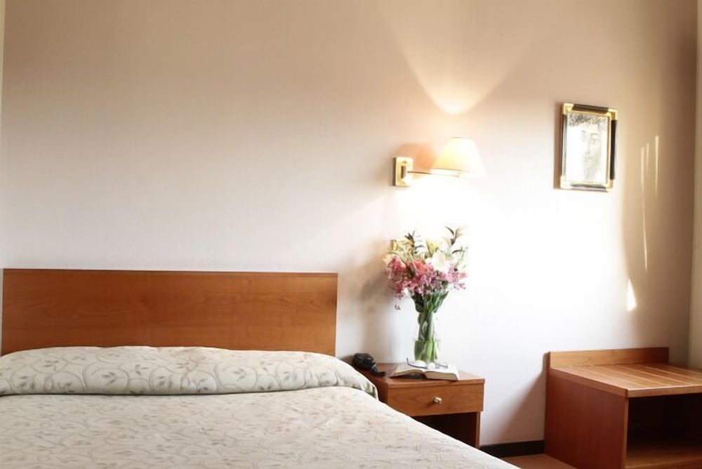 Basic Single Room, Garden View photo 1
