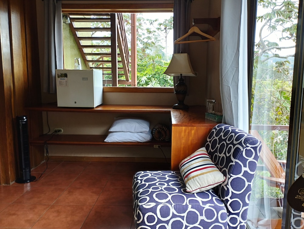 Standard Room, 1 Queen Bed, Garden View, Ground Floor photo 3