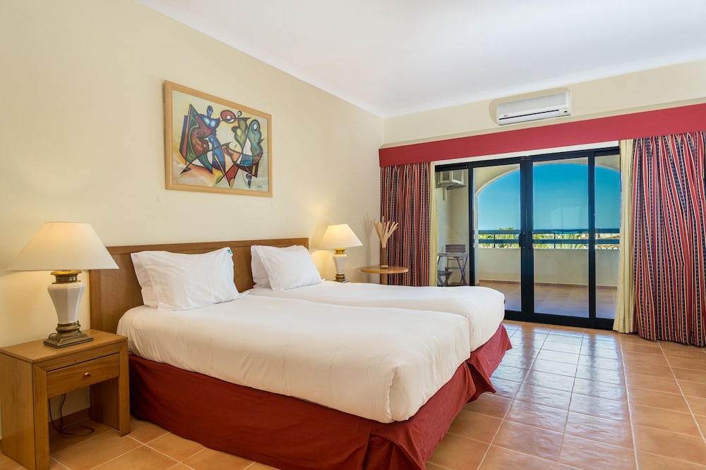 Standard Double or Twin Room, Balcony - Photo 4