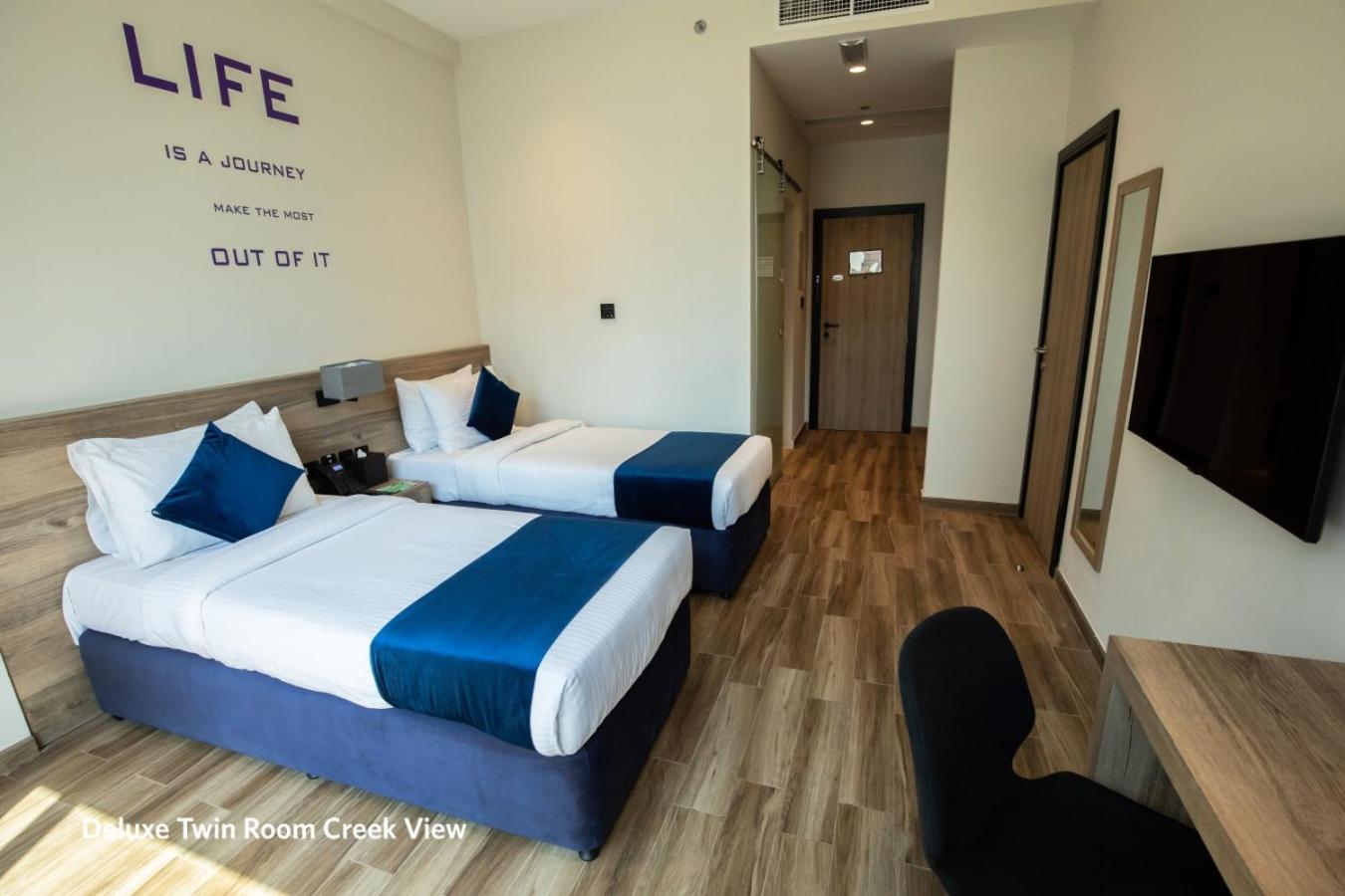 Deluxe Room Twin Bed With Waterfront View (Includes 25% Off F&B) photo 2