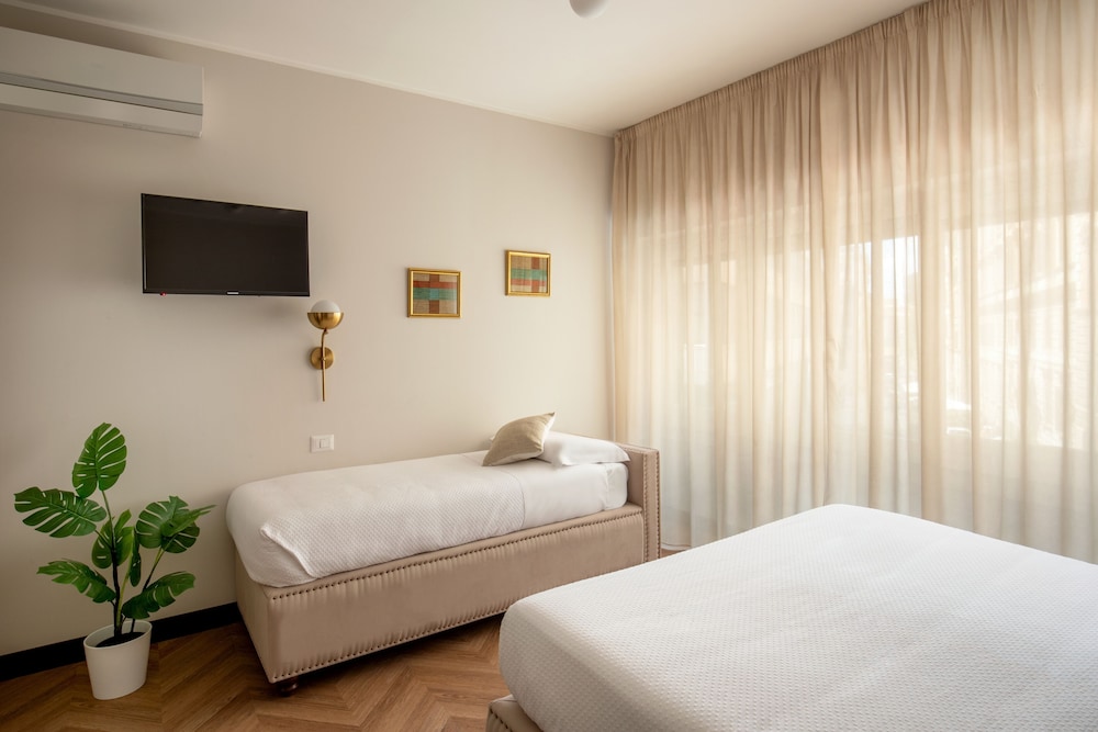 Deluxe Triple Room photo 3