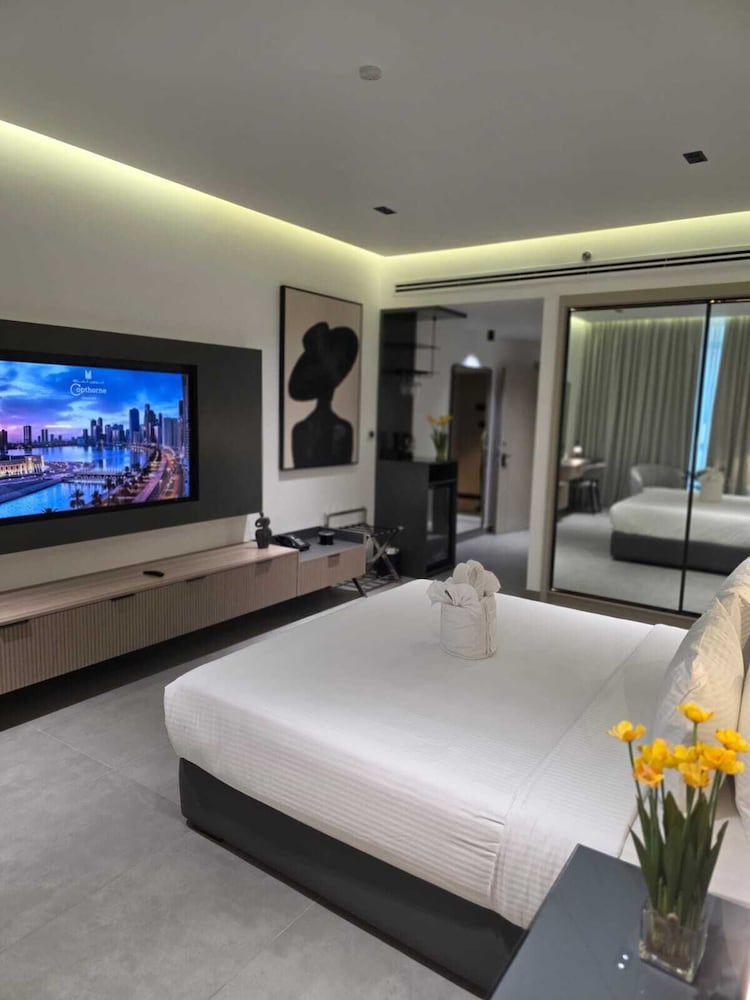 Premium Room, 1 King Bed photo 1