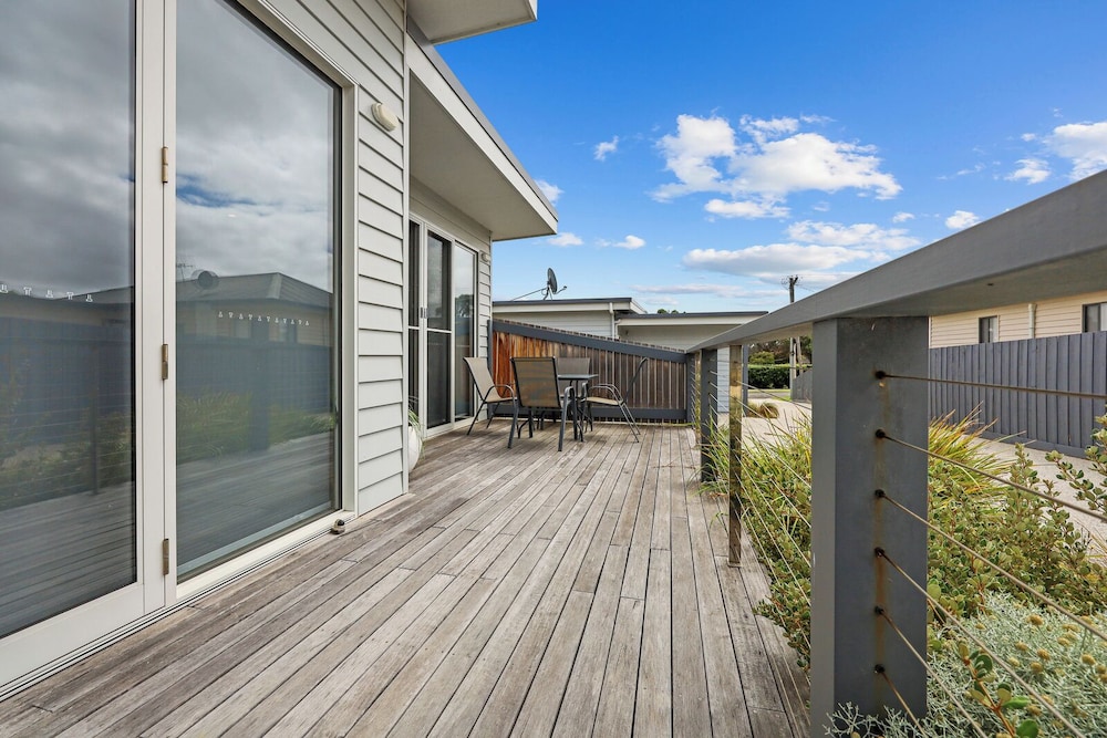 Villa, Balcony, Garden View photo 3