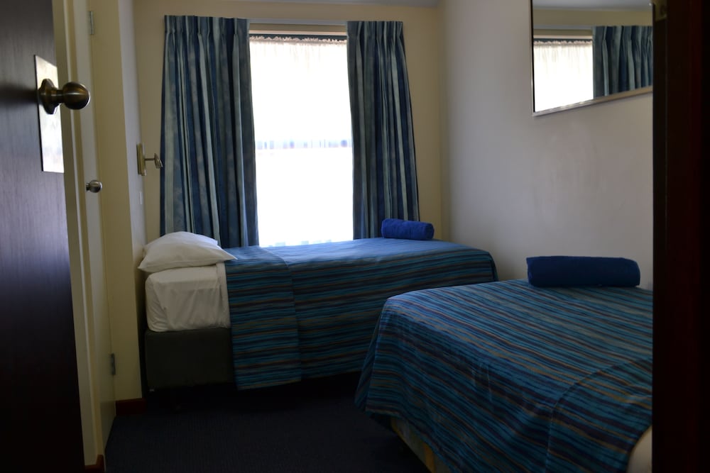 Three-Bedroom Apartment - Photo 10