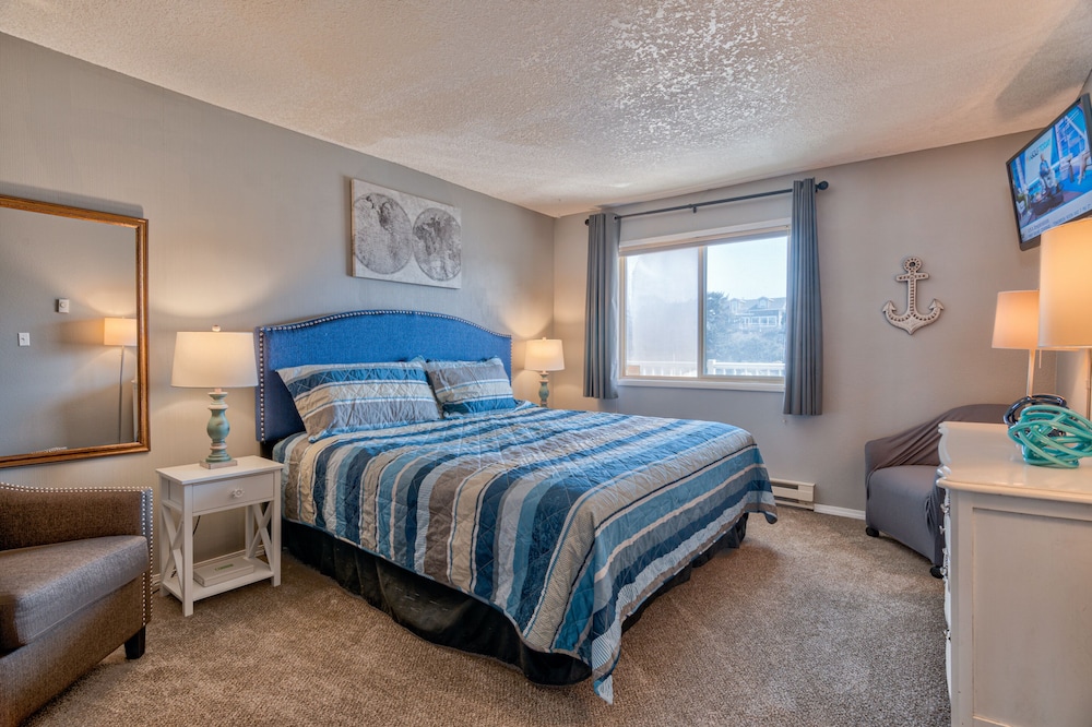 Premier Condo, 1 Bedroom, Kitchen, Beach View photo 3