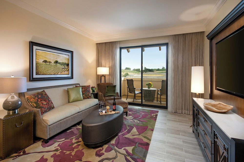 Signature Suite, 1 Bedroom - Photo 1