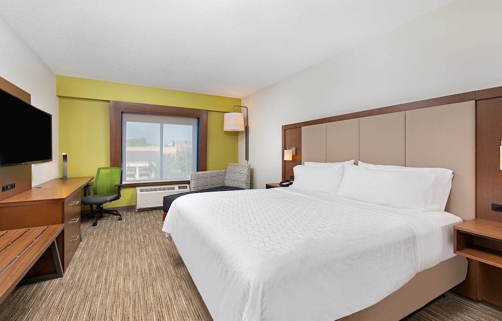 Standard Room, 1 King Bed - Photo 2