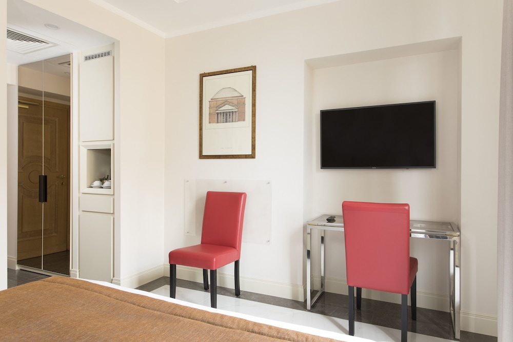 Family Room, 2 Bedrooms, 2 Bathrooms