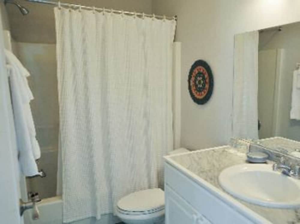 Room, Private Bathroom (Pond Room) photo 3