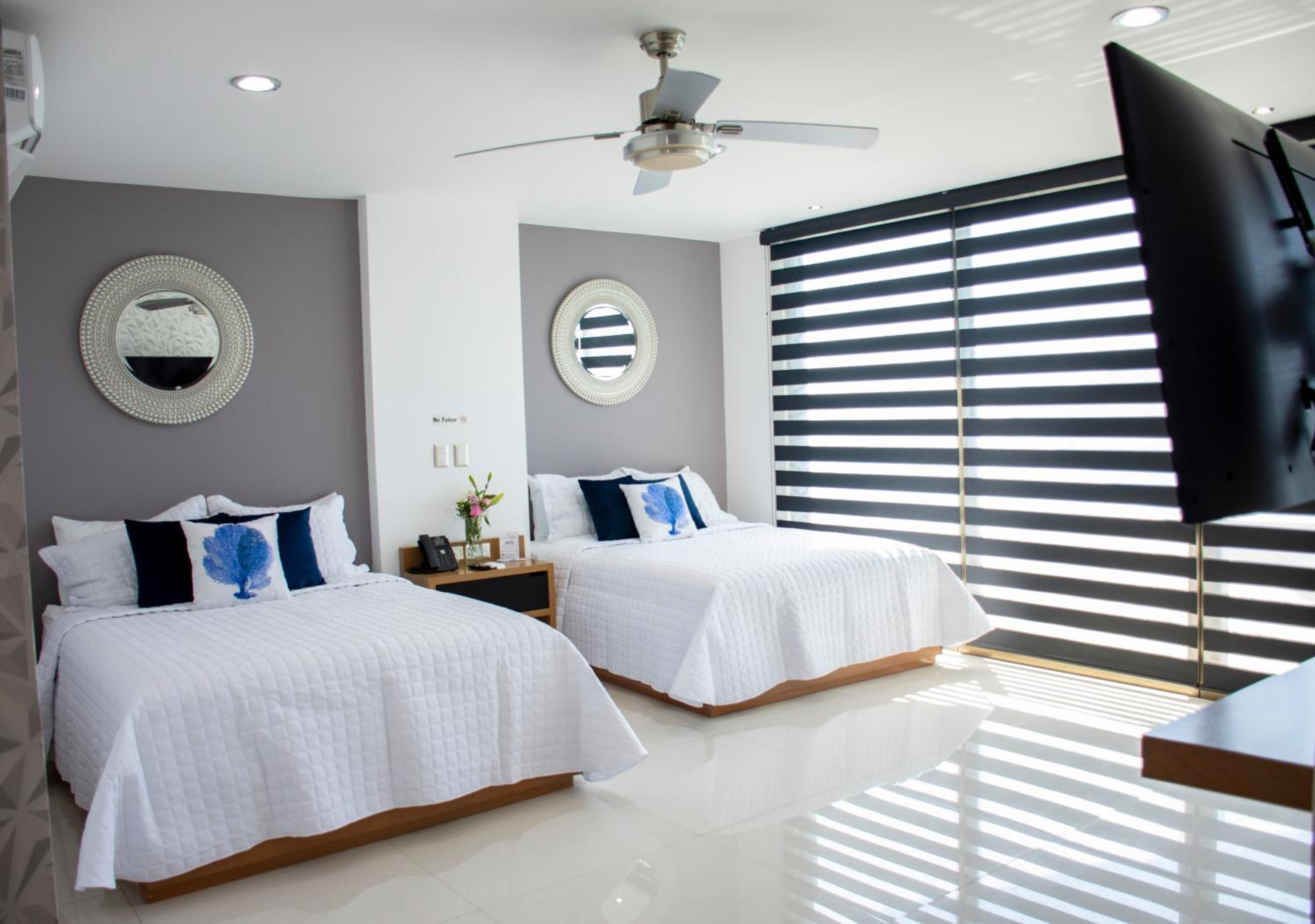 Quadruple Room with Sea View
