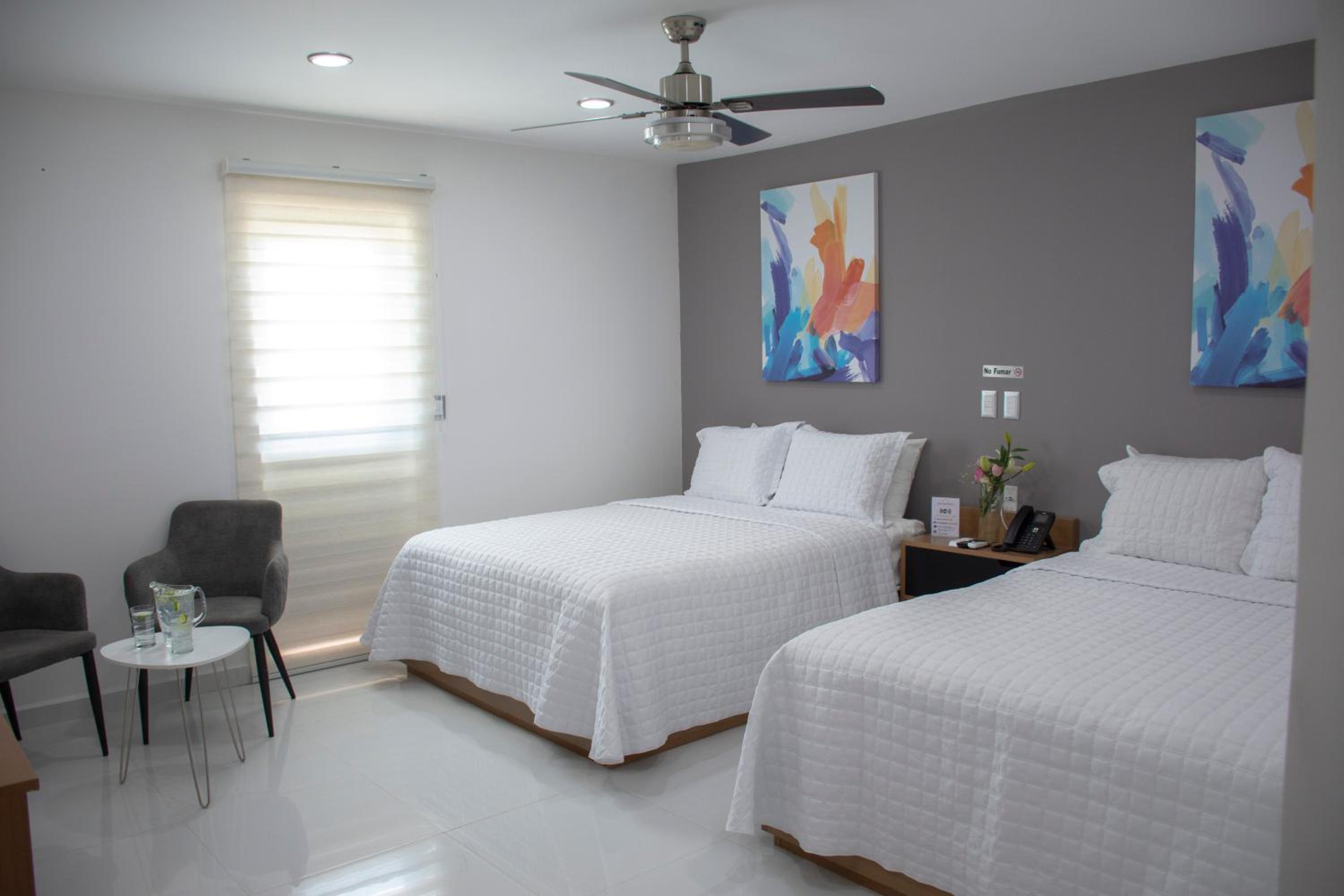 Executive Queen Room with Two Queen Beds photo 2