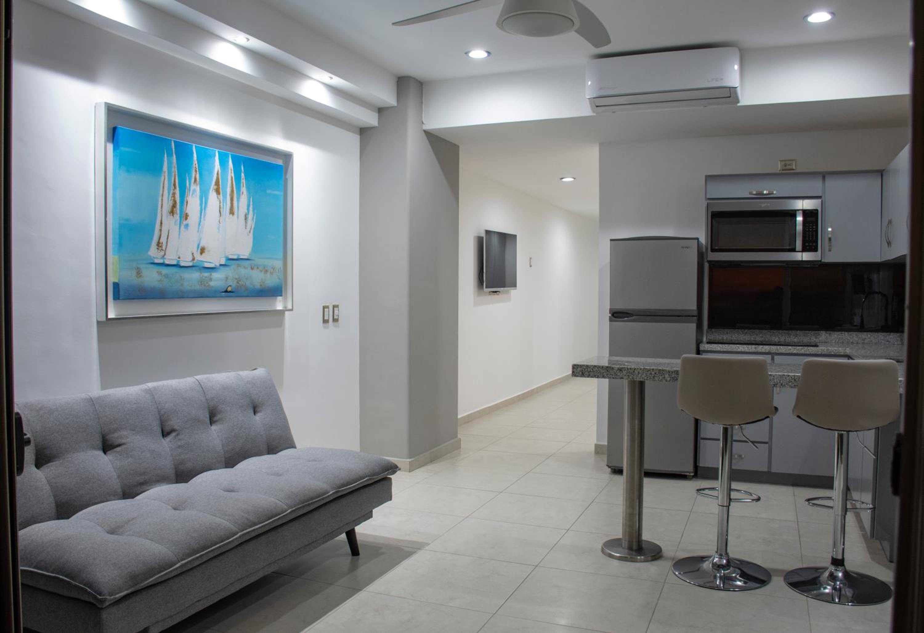 Deluxe Suite with Sea View photo 2