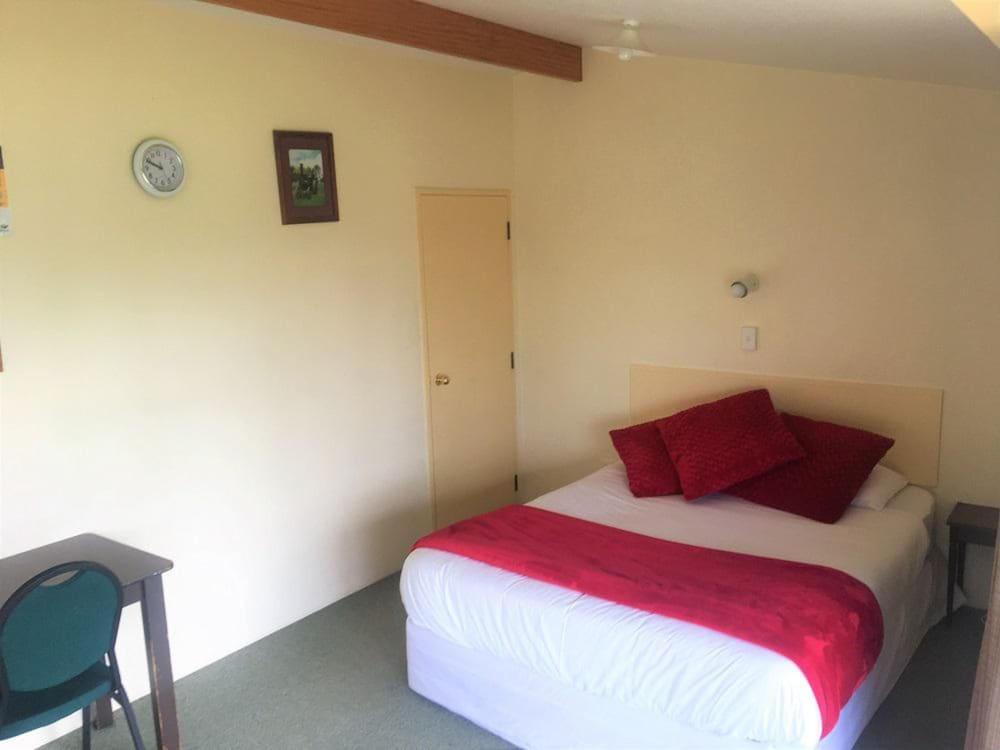 One Bedroom Unit photo 2
