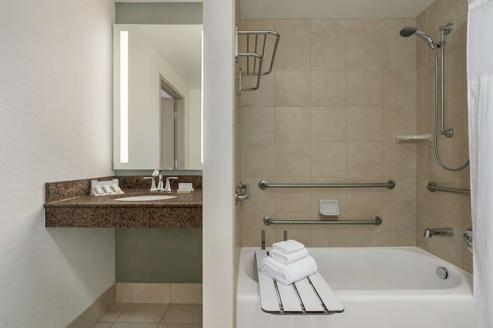 Room, Accessible - Photo 4