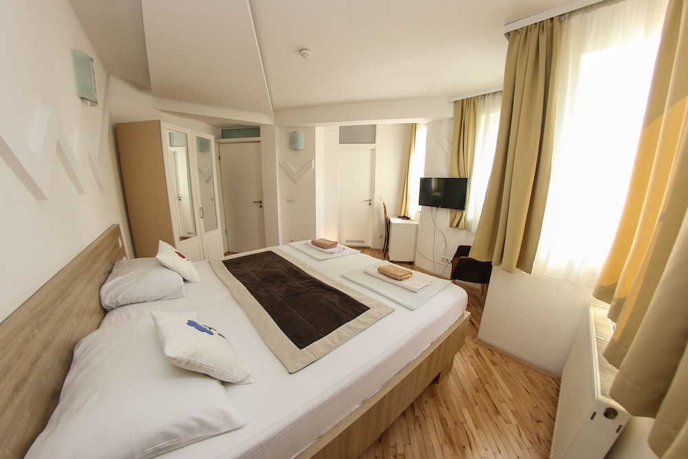 Basic Double Room photo 3