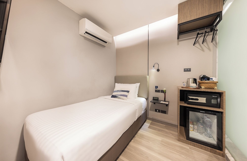 Compact Standard Room photo 3