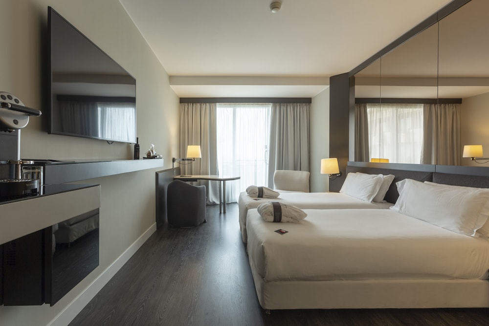 Standard Double Room - Photo 2