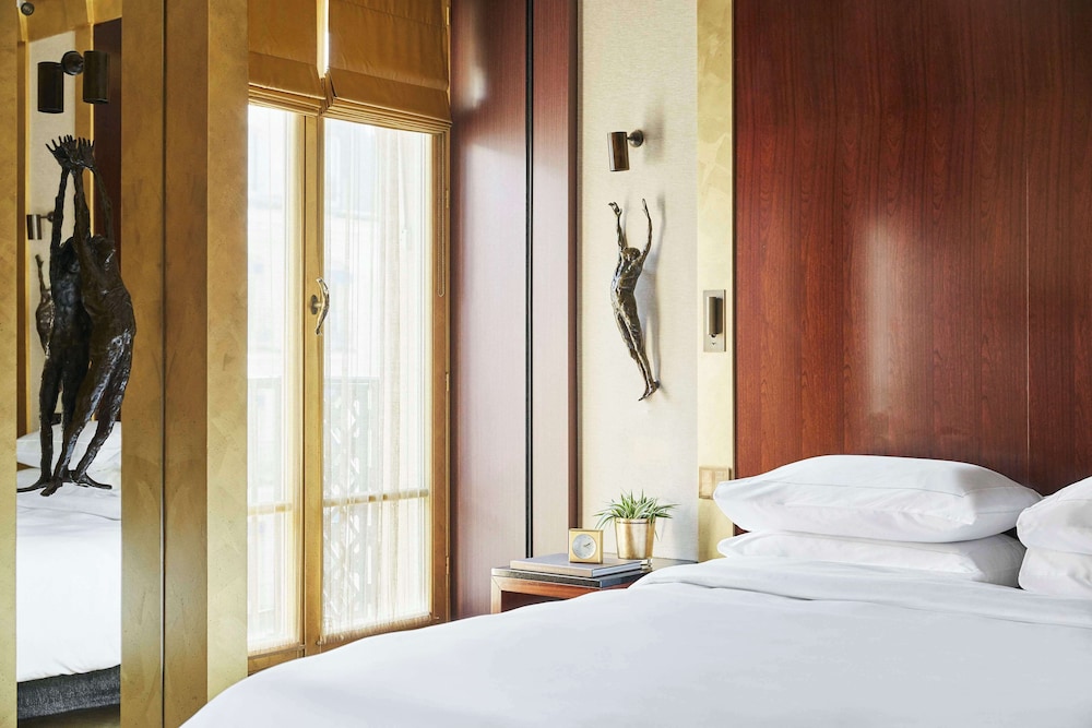 Room, 1 King Bed (PAIX View) thumbnail 6