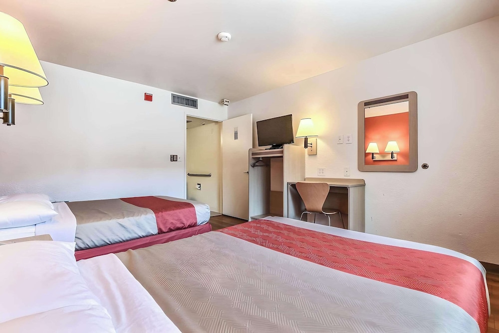 Room, 2 Double Beds, Accessible, Non Smoking photo 1
