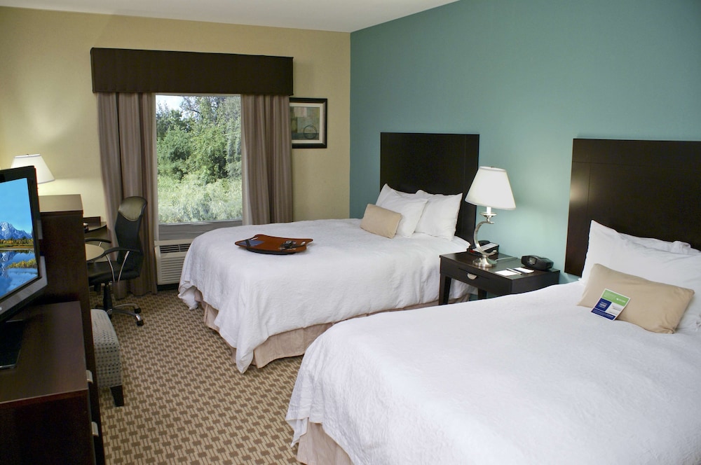 Room, 2 Queen Beds, Accessible, Non Smoking - Photo 1