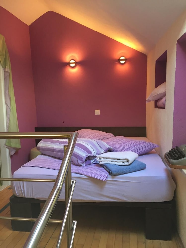 Apartment (Duplex Studio Apartment (Purple))