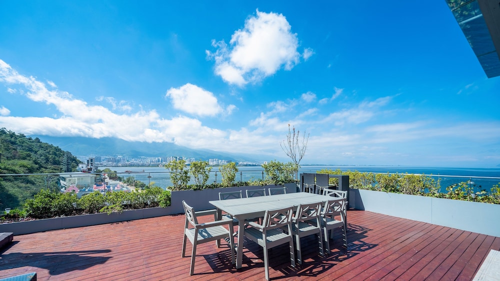 Suite, 1 Bedroom (180 Degree Erhai View, High Floor)