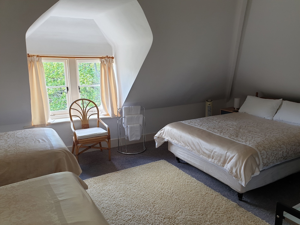 Suite, Shared Bathroom (2 Adults & 2 Children)