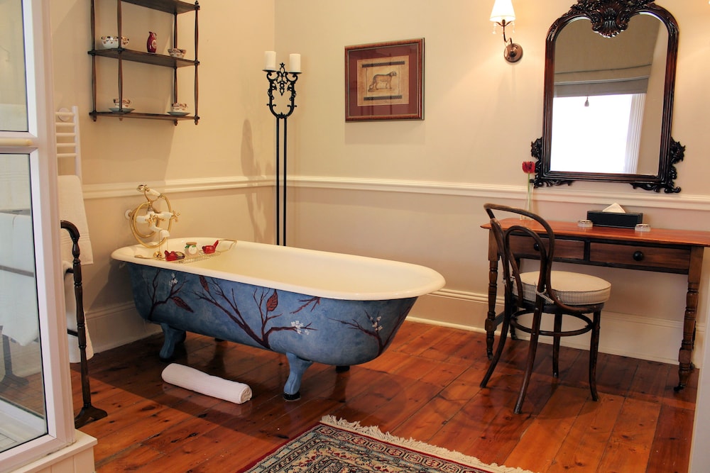 Luxury Room - Photo 17