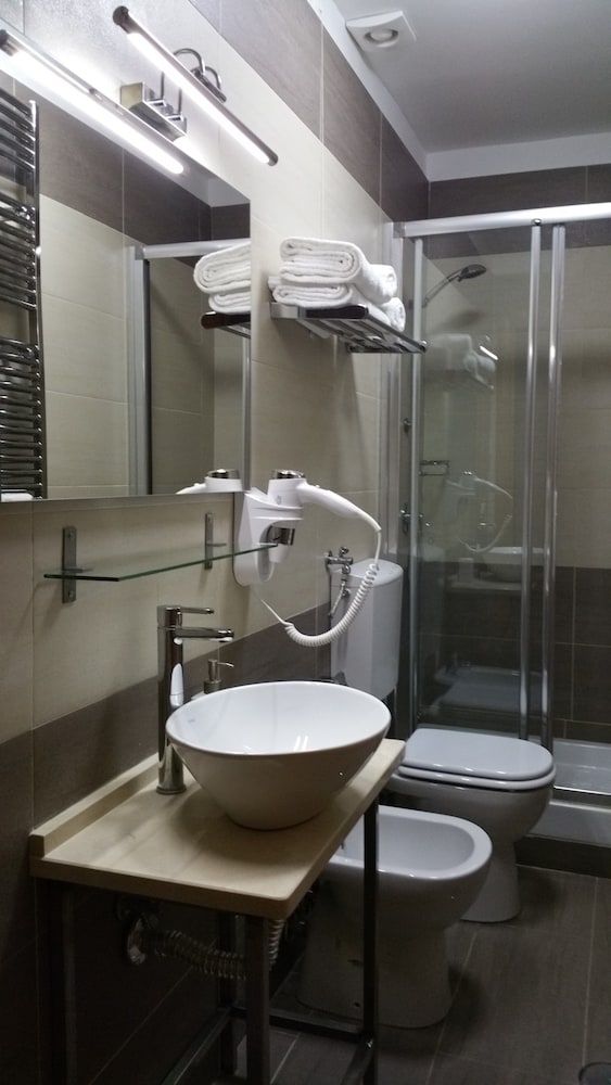 Triple Room, Private Bathroom photo 3