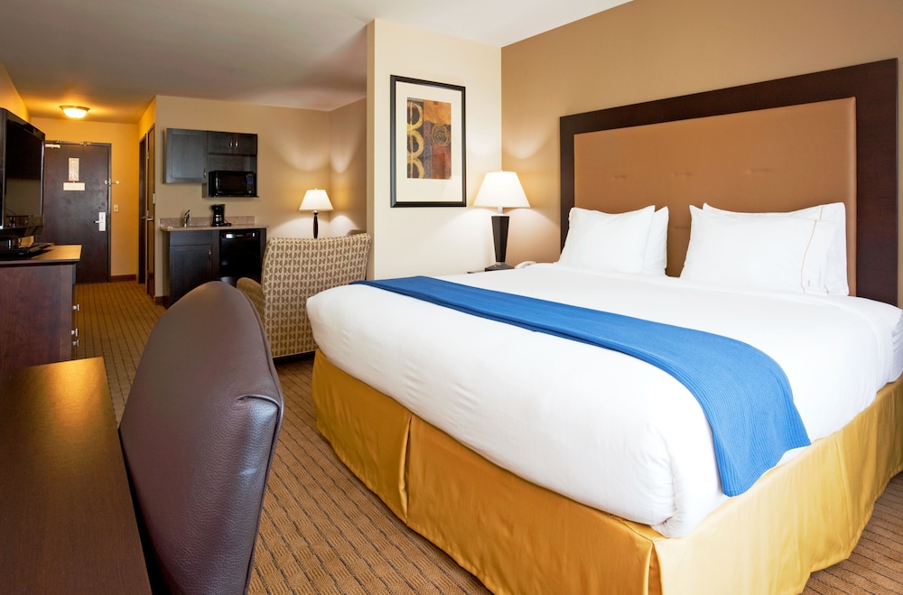Suite, 1 Bedroom - Photo 2
