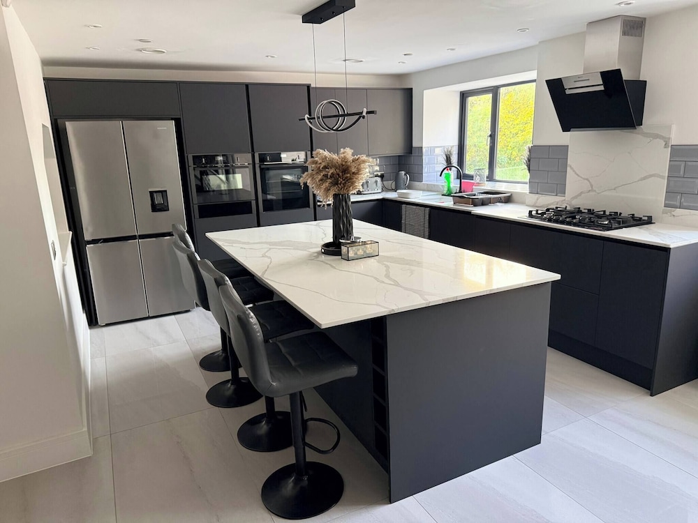 Luxury Home 5 Bedroom 3 Bathroom Games Room Parking, Foto 36