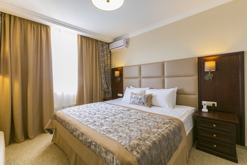 Family Suite, 1 King Bed photo 3