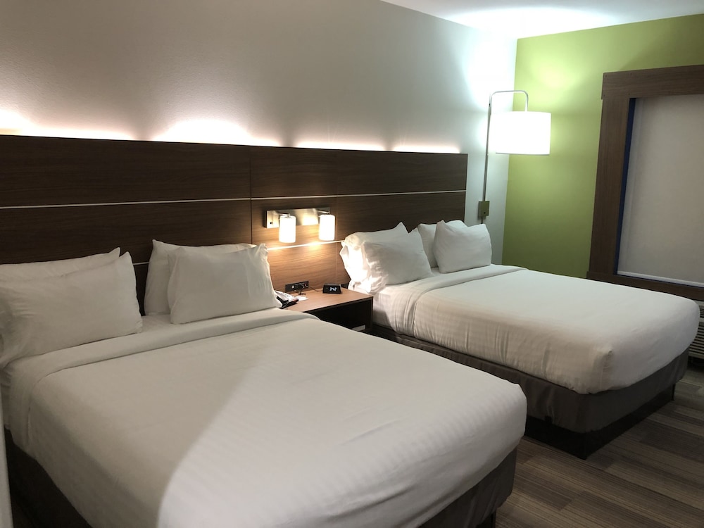 Standard Room, 2 Queen Beds, Accessible (Mobility Tub) photo 1