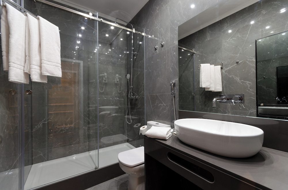 Standard Double or Twin Room - Photo 5