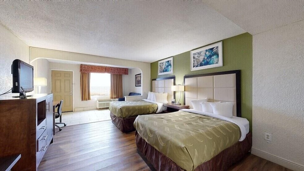 Suite, Multiple Beds, Non Smoking photo 2