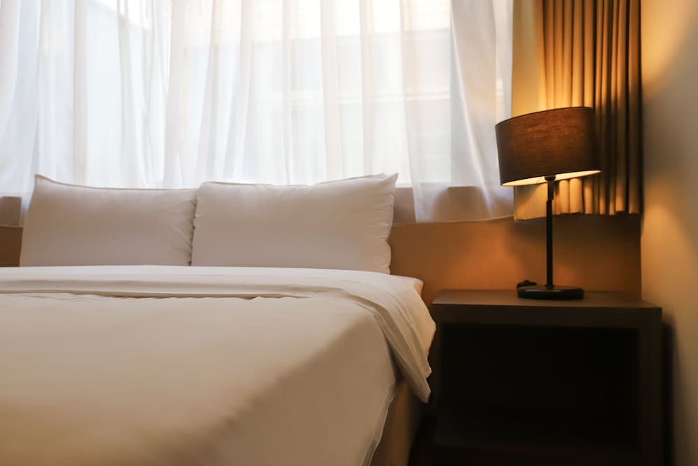Available room thumbnail 5