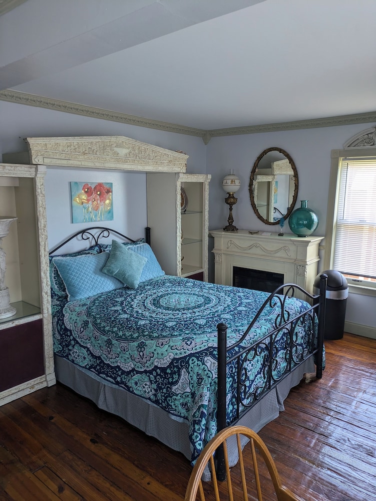Olympus Room